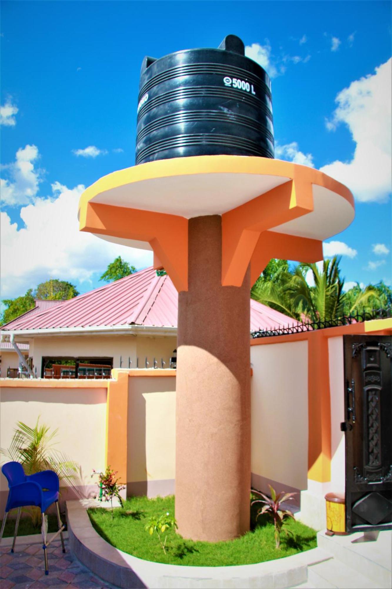 Jakicha Motel Дар ес Саалам Екстериор снимка