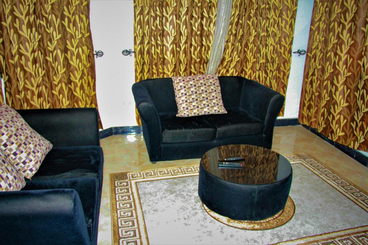 Jakicha Motel Дар ес Саалам Екстериор снимка