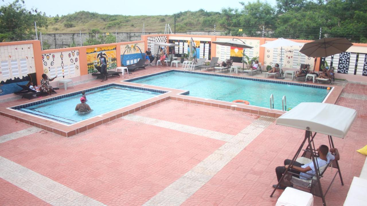 Jakicha Motel Дар ес Саалам Екстериор снимка
