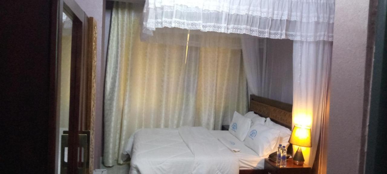 Jakicha Motel Дар ес Саалам Екстериор снимка