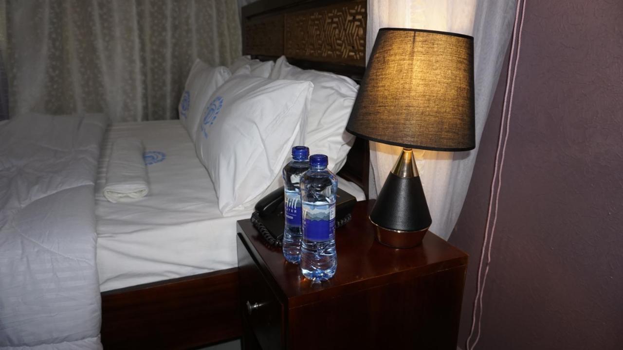 Jakicha Motel Дар ес Саалам Екстериор снимка