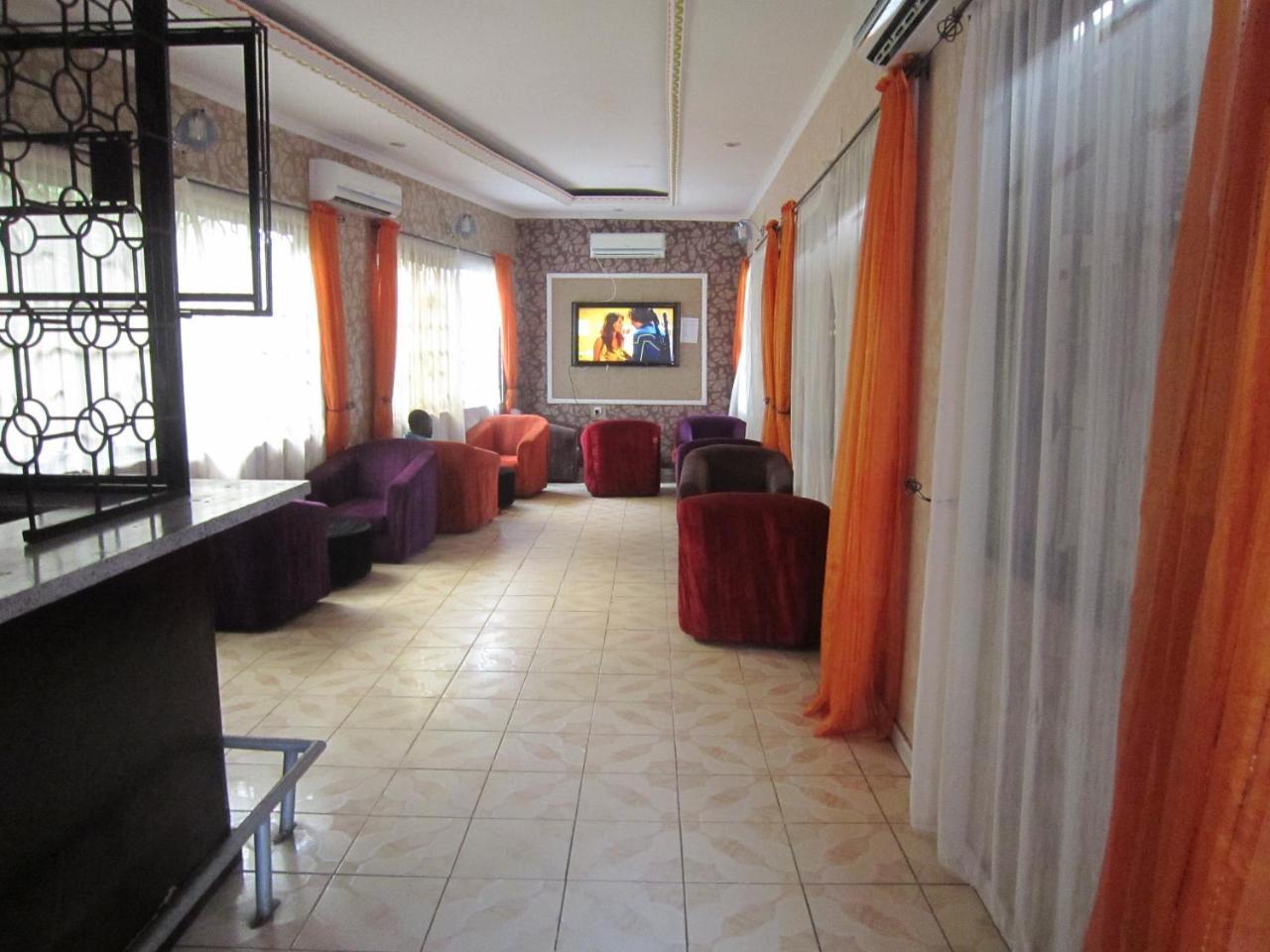 Jakicha Motel Дар ес Саалам Екстериор снимка