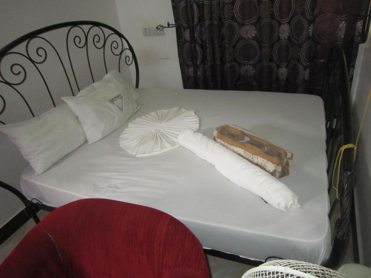Jakicha Motel Дар ес Саалам Екстериор снимка