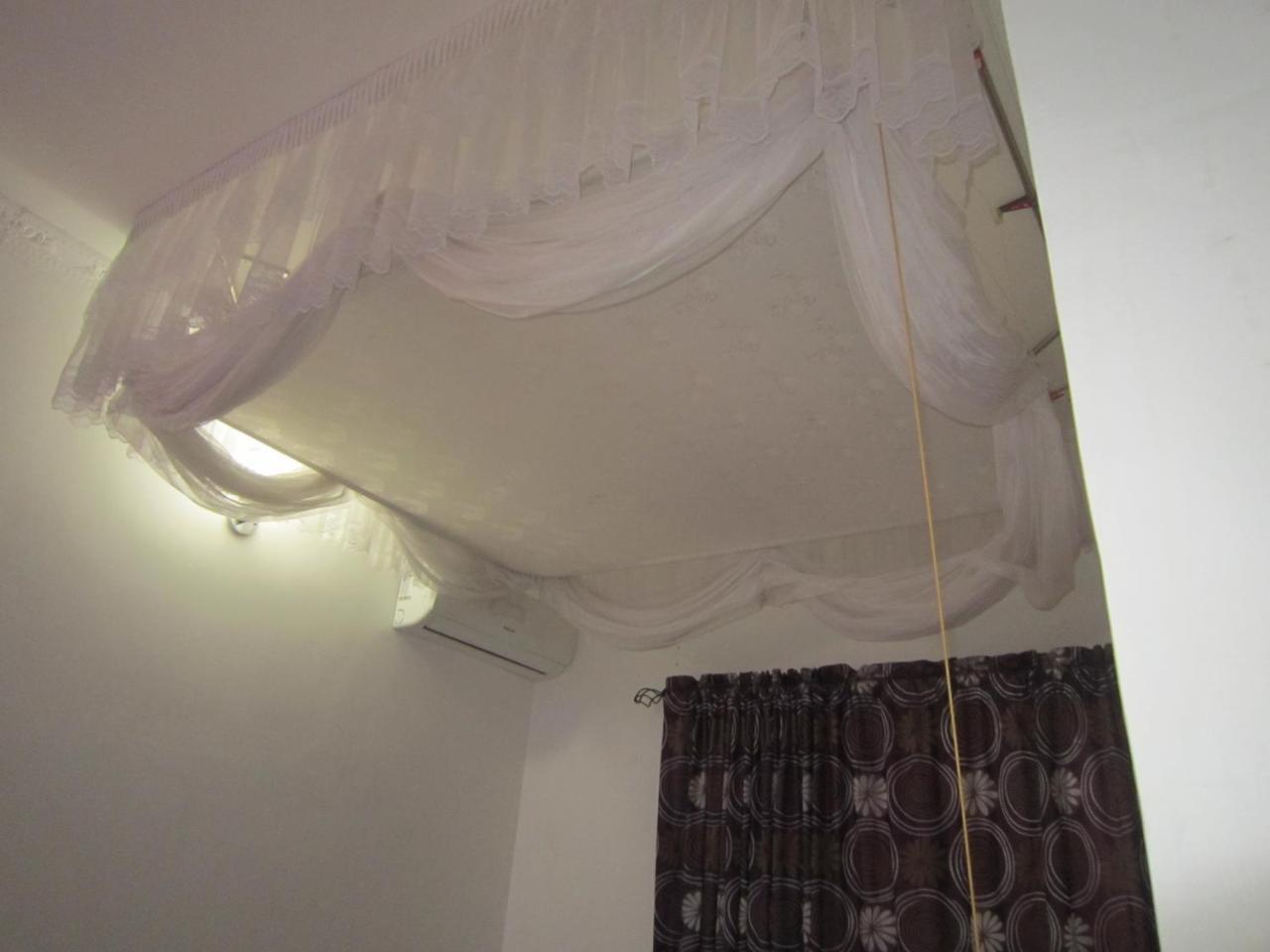 Jakicha Motel Дар ес Саалам Екстериор снимка