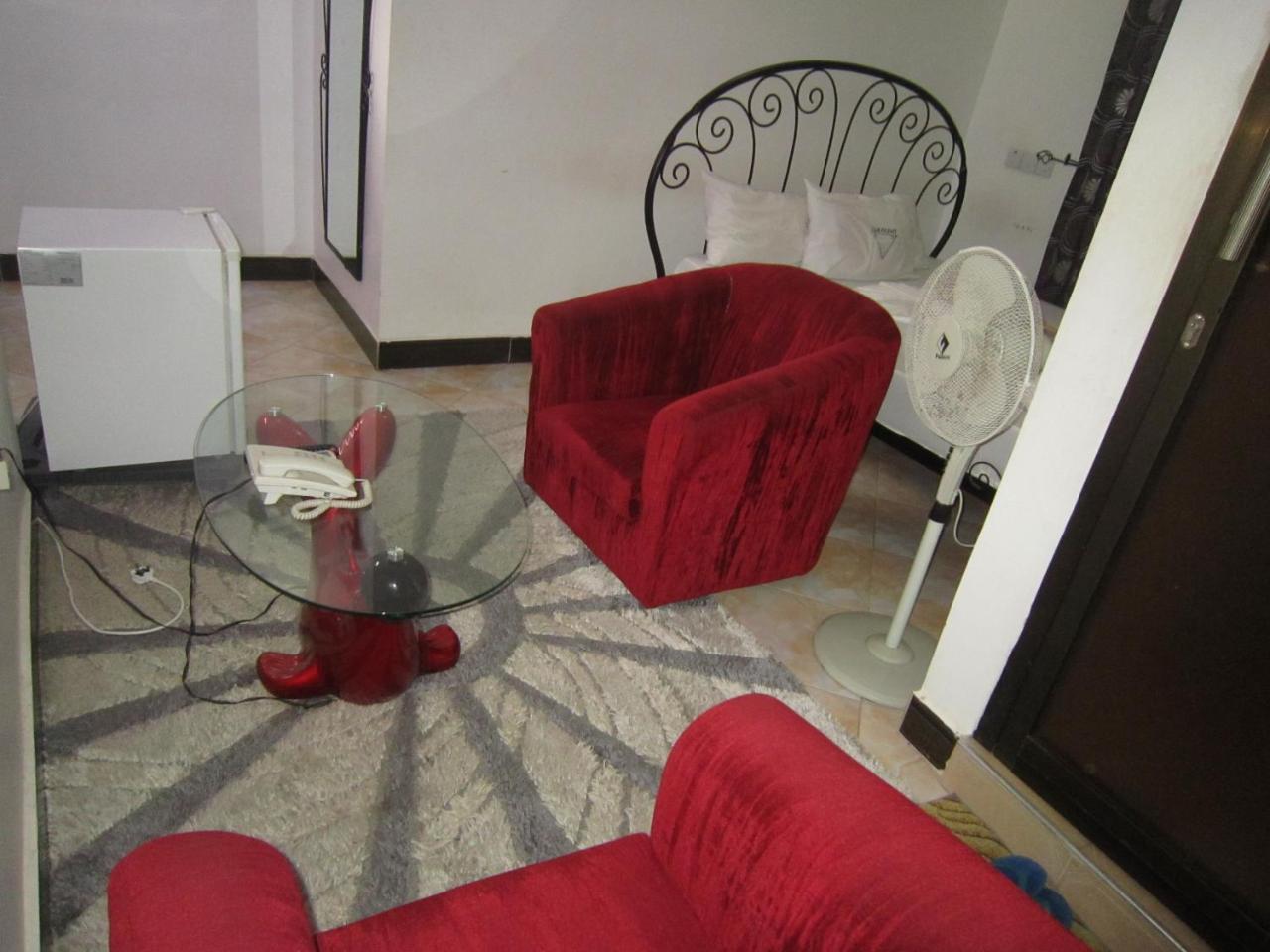 Jakicha Motel Дар ес Саалам Екстериор снимка