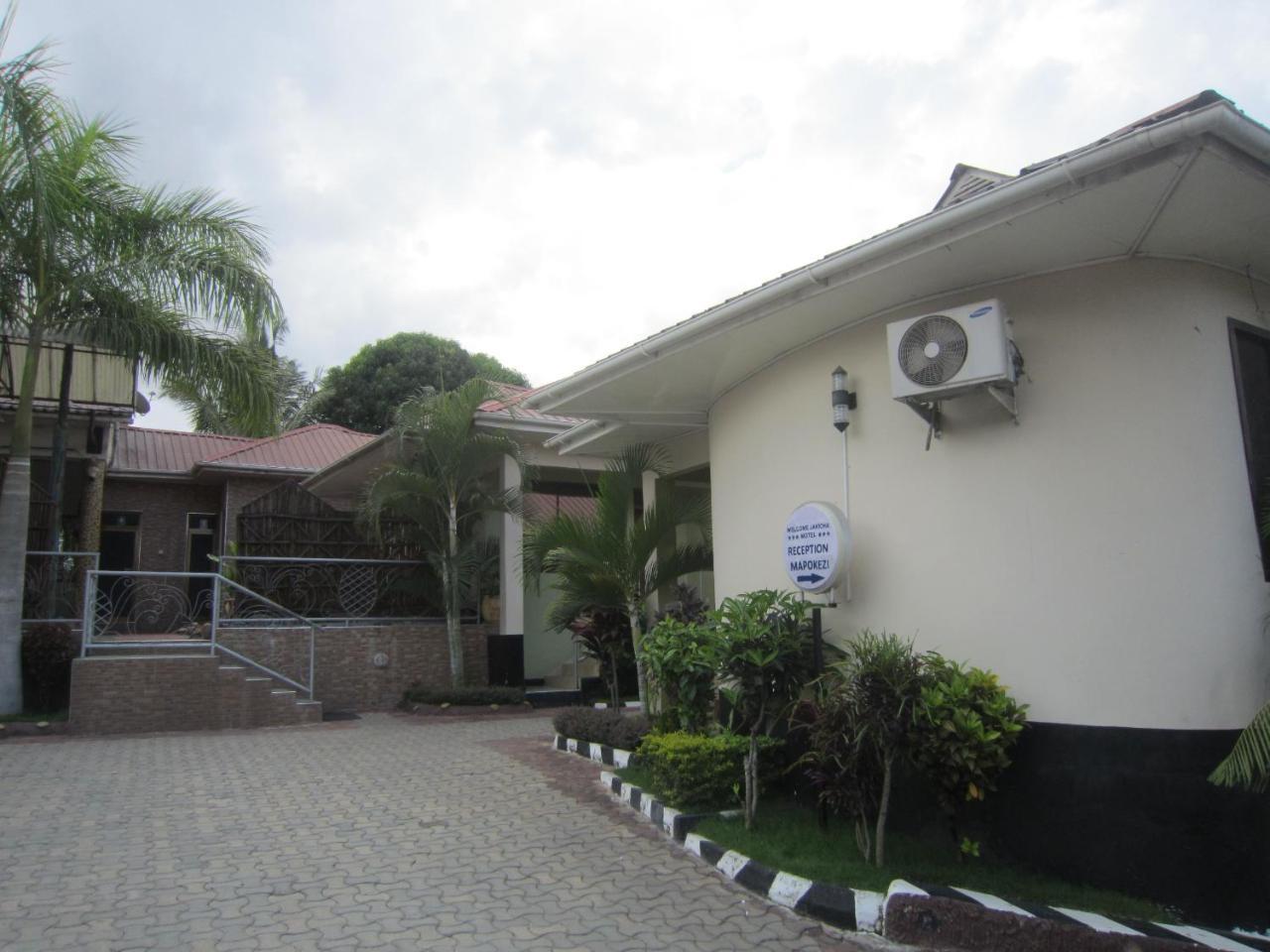 Jakicha Motel Дар ес Саалам Екстериор снимка