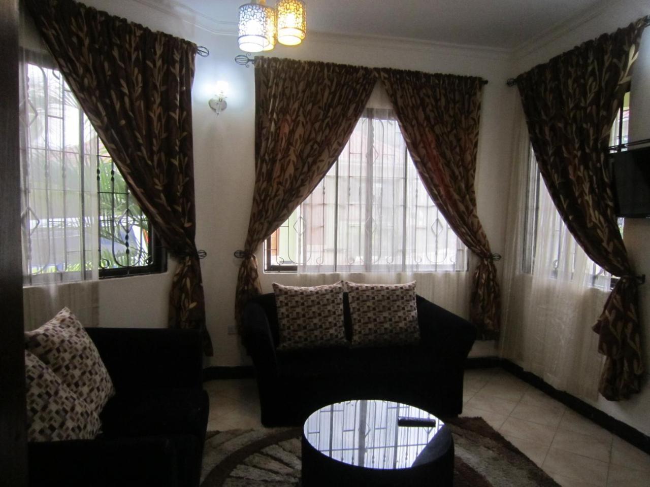 Jakicha Motel Дар ес Саалам Екстериор снимка